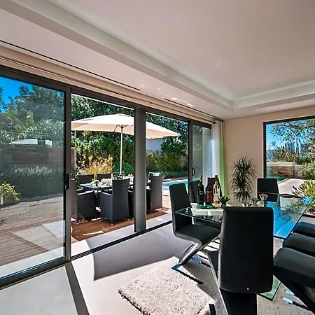 Luxurious In With Private Pool