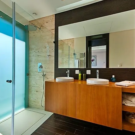 Luxurious In With Private Pool Hotel