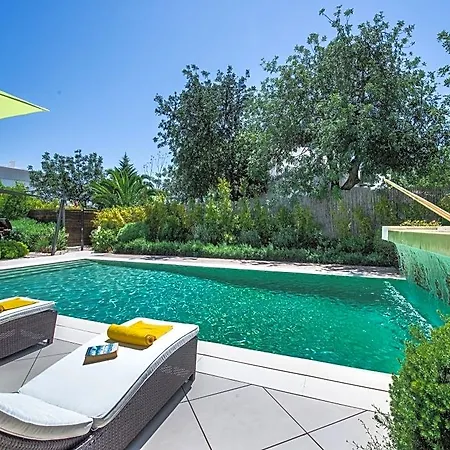 Luxurious In With Private Pool Hotel 3*